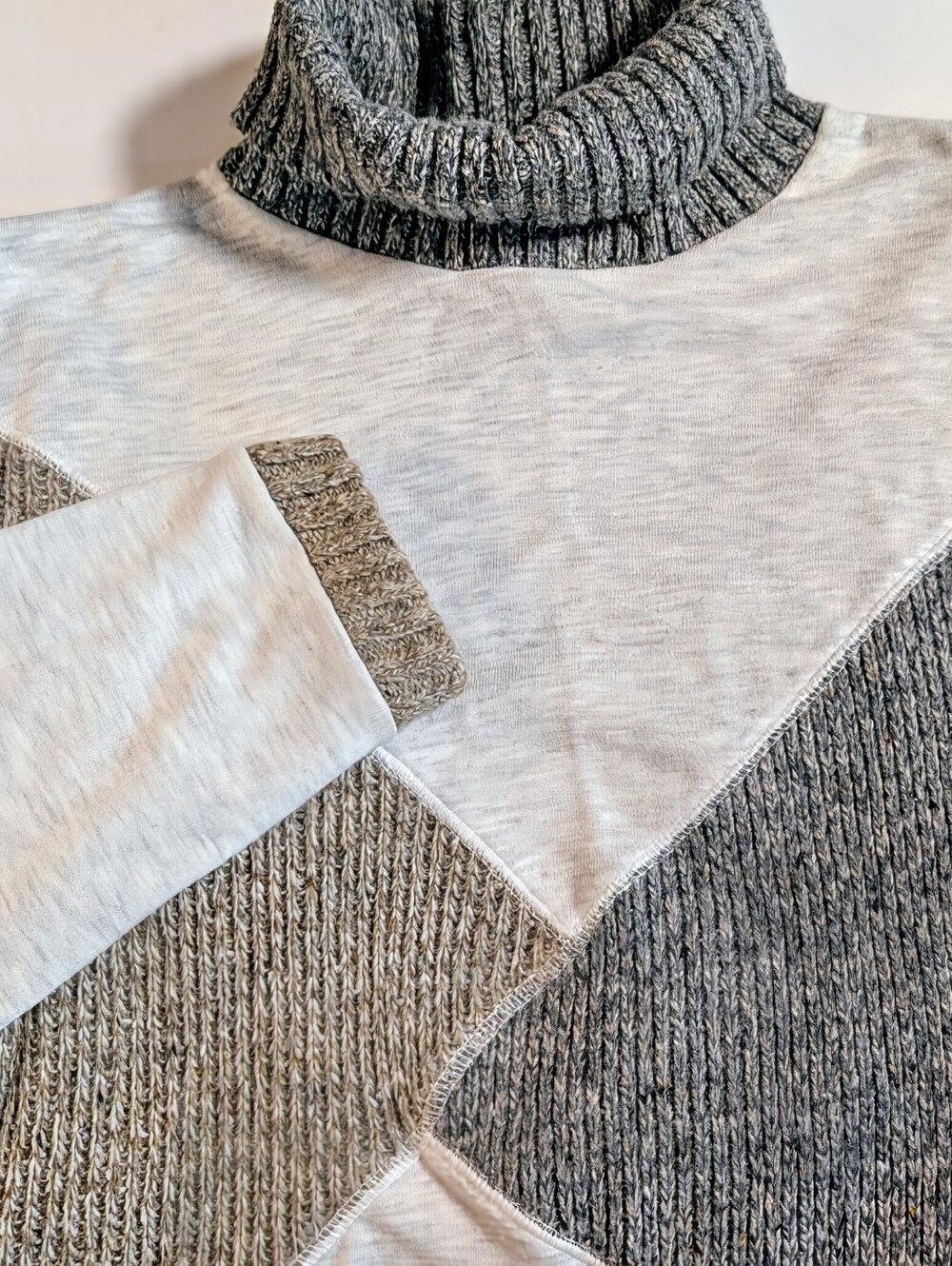 Brandon Turtle Neck Sweatshirt Wool Knit Accents Unique Women's Large